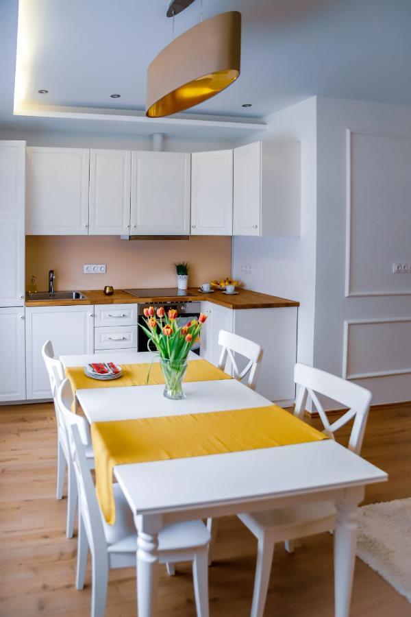 Cozy Apartment In The Downtown Győr Eksteriør bilde